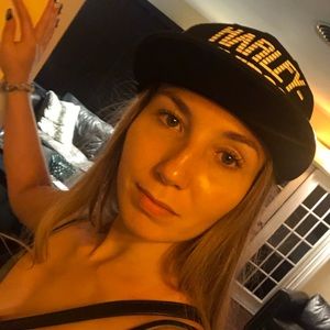 Meet your Posher, Marissa